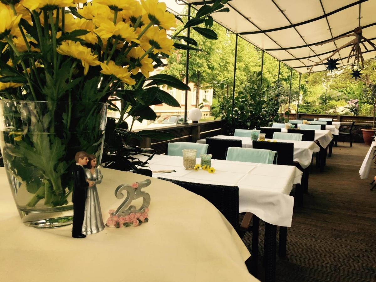 Zu Den Linden - Radebeul Pension Mit Restaurant Extérieur photo
