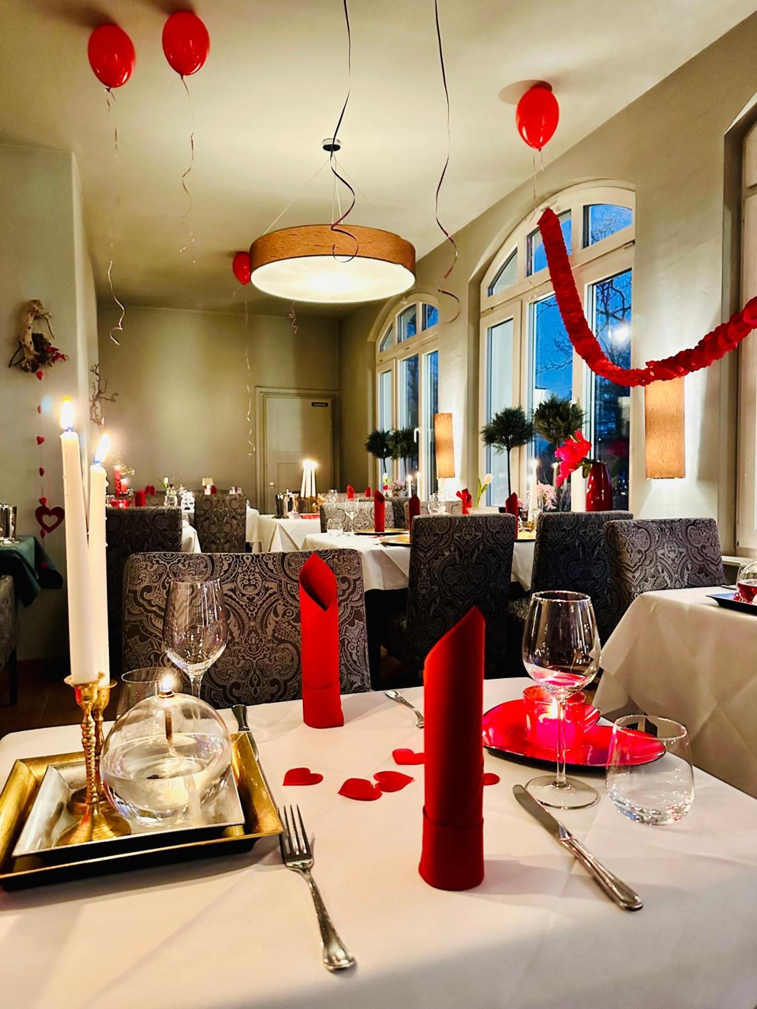 Zu Den Linden - Radebeul Pension Mit Restaurant Extérieur photo